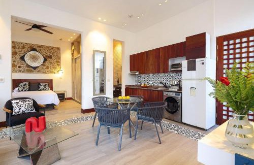 Casco Viejo Apartment | Villas La Fontana Amplias ApartaSuite-piscina 101