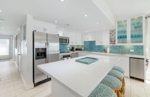 Seven Mile Beach Apartment | Villas of the Galleon