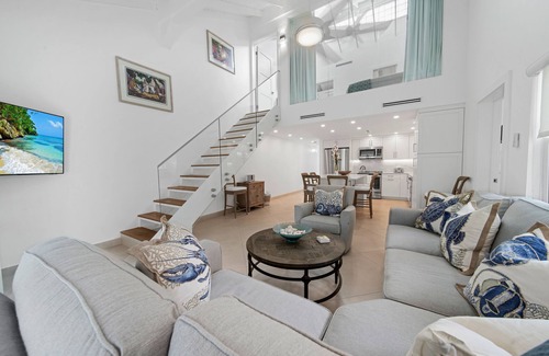 Seven Mile Beach Apartment | Villas of the Galleon