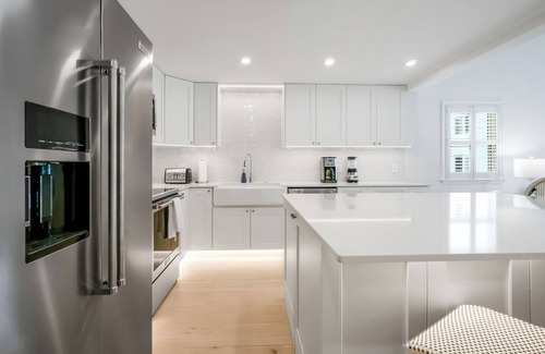 Seven Mile Beach Apartment | Villas of the Galleon