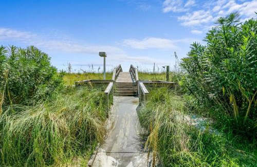 Pensacola Beach Apartment | Villas On The Gulf d3 - Blue Angels Bunkhouse