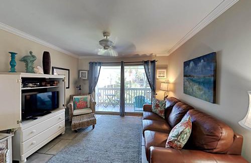 Pensacola Beach Apartment | Villas on the Gulf #D1