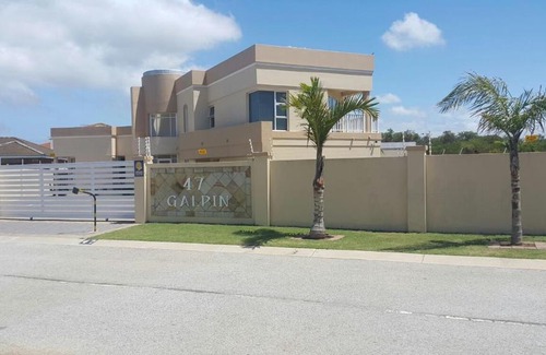 Summerstrand House | VillaVin at 47 Galpin