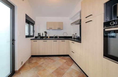 Vallieres House | VILLE ET VOLCANS - Grand gite proche centre-ville pour 24 personnes