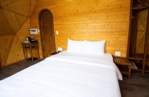 Ba Tri Hotel | VinaEcolife Lodge