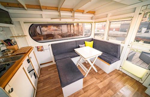 Schwerin Boat Rental | VINDUA Adonis führerscheinfrei