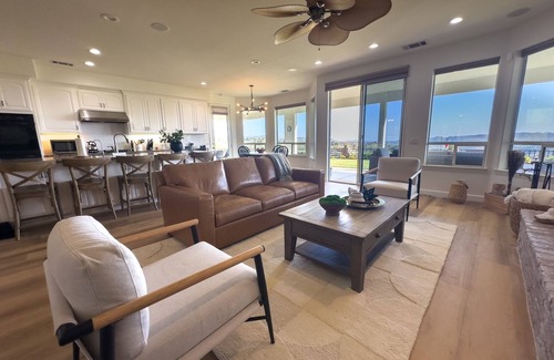 Temecula House | Vineyard Farmhouse with Private Pickleball in Temecula
