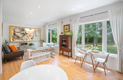Niagara-on-the-Lake Bed & Breakfast | Vineyard Villa Bed & Breakfast