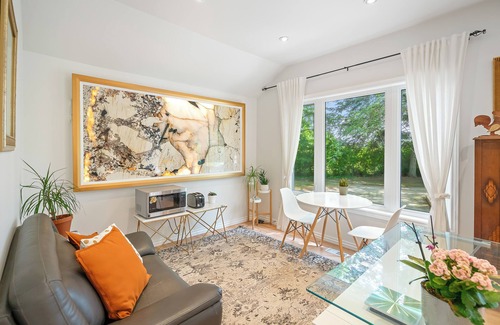 Niagara-on-the-Lake Bed & Breakfast | Vineyard Villa Bed & Breakfast