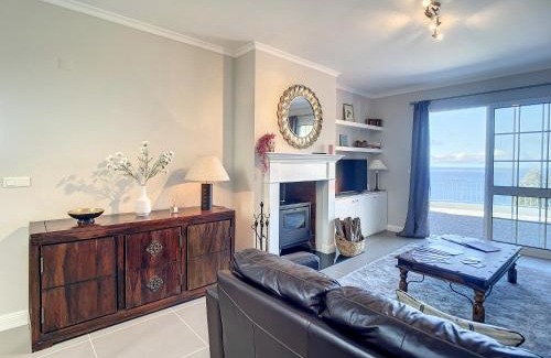 Porto Moniz House | Vinhaticos Villa by Atlantic Holiday