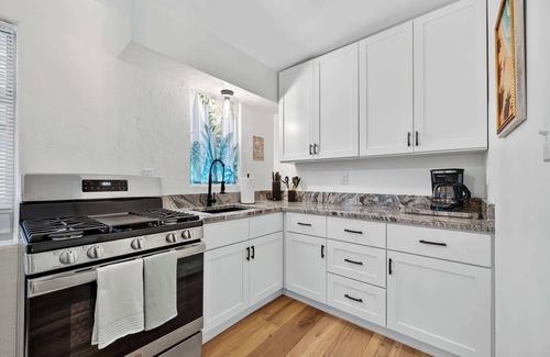 Port Orange Apartment | Vintage Florida Retreat - Pet-friendly, steps from riverfront
