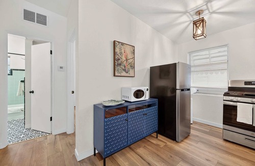 Port Orange Apartment | Vintage Florida Retreat - Pet-friendly, steps from riverfront