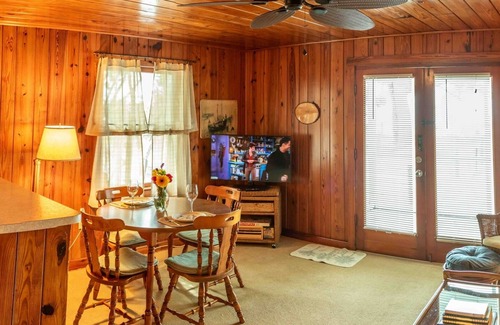 Holmes Beach Cottage | Vintage Island Cottage on the Beach- Sunset Views - Bamboo Apts. C1