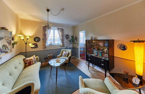 Bielefeld Apartment | Vintage Style Wohnung Uni-nah Parkplatz, Hey, 1958!