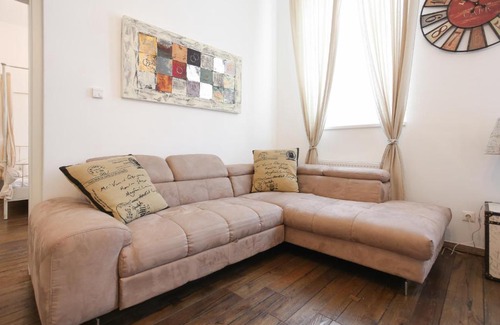 Rudolfsheim-Funfhaus Apartment | Vintagehome Schönbrunn