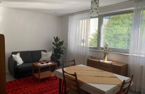Ahrensburg House | Vintageroom in moderner Umgebung