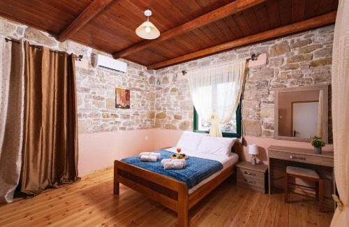 Kamilari Apartment | Viola
