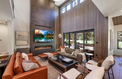 McCall House | Violet Retreat