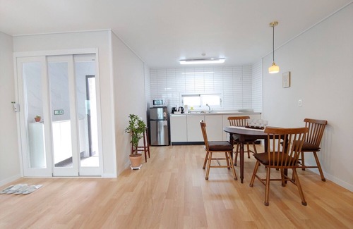 Hallim House | Viravi Stay