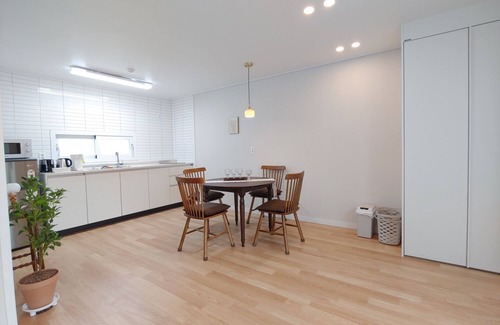 Hallim House | Viravi Stay