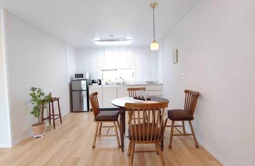 Hallim House | Viravi Stay