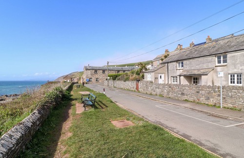 Portwrinkle Cottage | VIRGINIA COTTAGE, family friendly, with open fire in Whitsand Bay