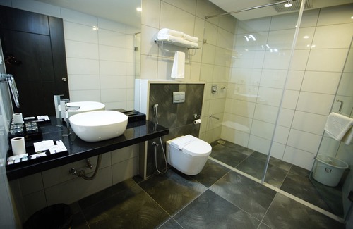Palani Hotel | Visakka's The Amethyst Hotel