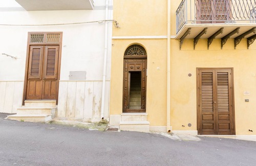 Castellammare del Golfo Apartment | Visitsicilia Le Magnolie 1