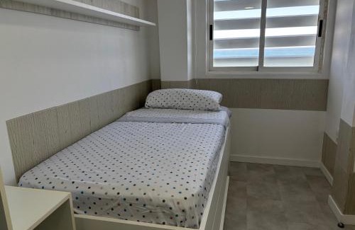 Faro de Cullera Apartment | Vista al mar con piscina