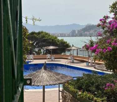 Faro de Cullera Apartment | Vista al mar con piscina