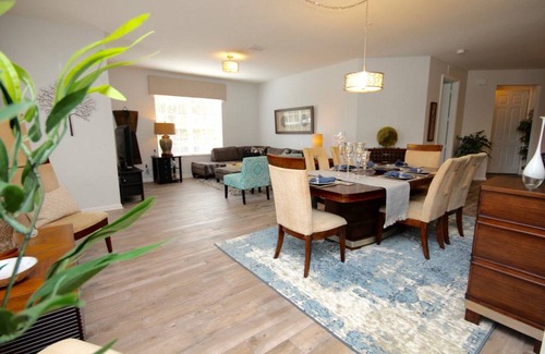 Florida Central Atlantic Coast Apartment | Vista Cay Huge Lakeview Paradise Condo by Pool. Near Parks & OCCC