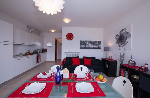 Perledo Apartment | Vista d'Oro Ulivo Apt. 4