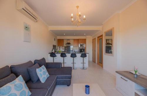 Olhos D'Agua Apartment | Vista das Ondas 208 by JS