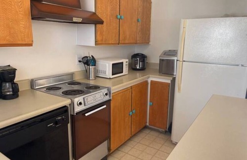 Borrego Springs Condo | Vista Esterella Mid-Century Modern condo sleeps 4