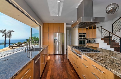 Riviera House | Vista Retreat - Magical Setting on the Riviera!