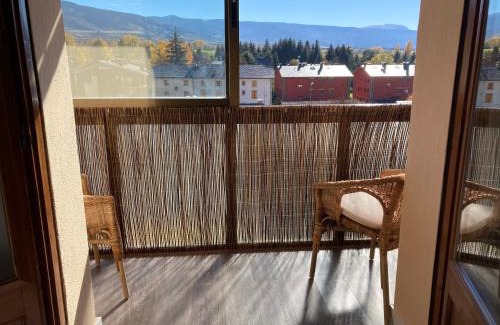 Llivia Apartment | Vistas Únicas a los Pirineos, para 7-8 personas! Tensi Home Llivia