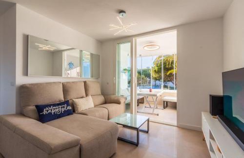 Gran Alacant Apartment | Vistas al mediterráneo by Domidai