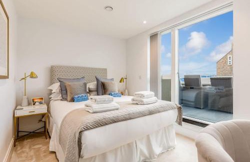 Poole Apartment | Vitamin Sea - Spacious Sun Terrace Overlooking Poole Quay
