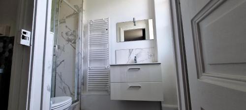 Vittel Apartment | Vittel Studio neuf en Centre-ville idéal curiste