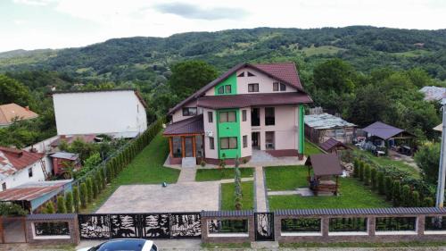 Valenii de Munte House | Viv House