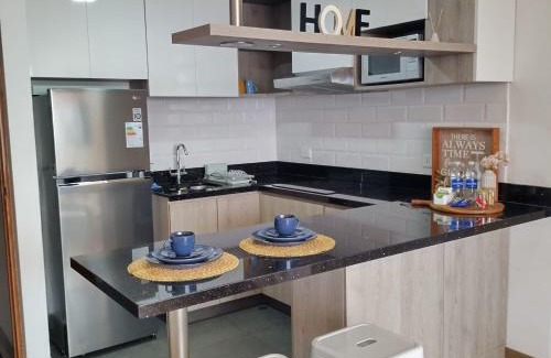 San Miguel Apartment | Vive, trabaja y descansa, moderno departamento con balcón 2BR en San Miguel, Lima