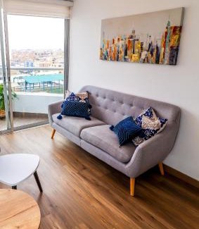 San Miguel Apartment | Vive, trabaja y descansa, moderno departamento con balcón 2BR en San Miguel, Lima