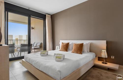 Marbella Apartment | ViVi Homes - Elisa Pool, Gym & Sea View