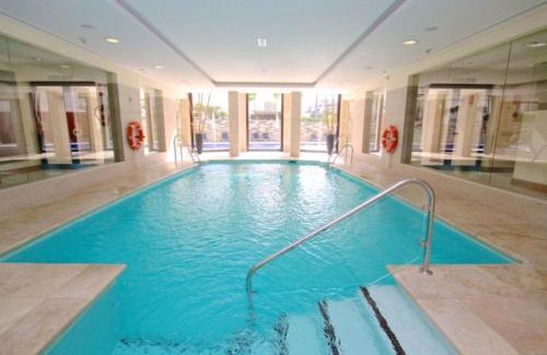 Marbella Apartment | ViVi Homes - Elisa Pool, Gym & Sea View