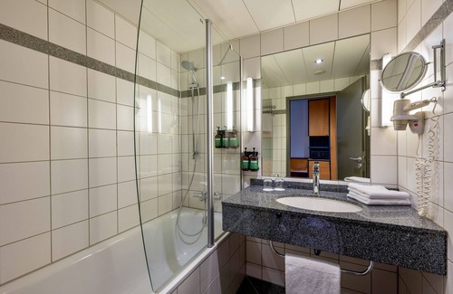 Loerick Hotel | voco Dusseldorf Seestern by IHG