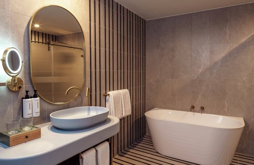 Gosford Hotel | voco Gosford by IHG