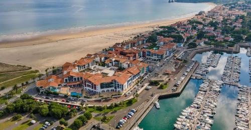 Hendaye Boat Rental | Voilier Dufour Classic 35