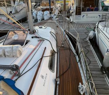 Hendaye Boat Rental | Voilier Dufour Classic 35