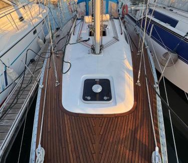 Hendaye Boat Rental | Voilier Dufour Classic 35