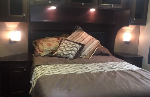 San Diego Country Estates House | Voltage 5th wheel Coach "Condo on wheels"
